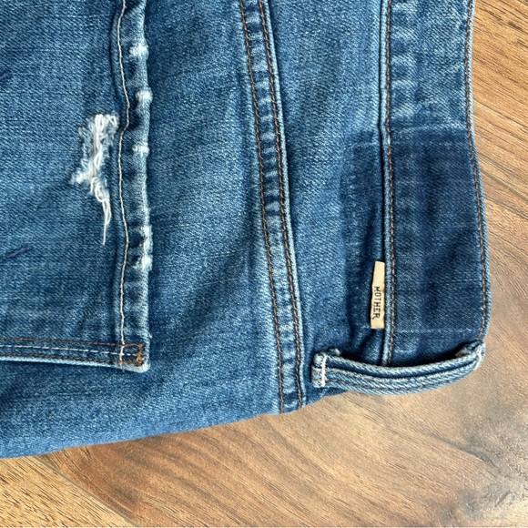 MOTHER Relaxed Fit Blue Jeans - Picture 4 of 9